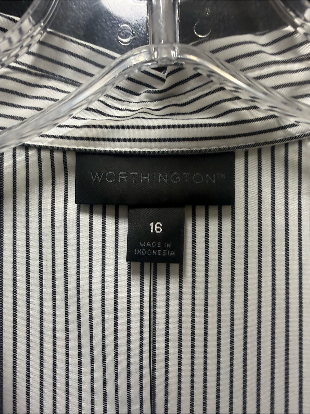 Worthington NWT Pinstripe Button Front Blouse Sz 16 - Picture 2 of 5